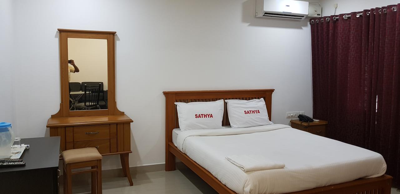 Sathya Inn Ґуруваюр Екстер'єр фото